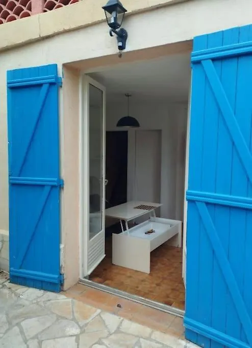 Studio In Villa With Parking And Private Garden Saint-Laurent-du-Var Apartment
